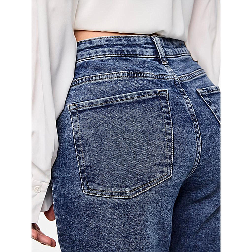 Jeans taille haute Bella medium bllue T30 L32 dansmonquartier.ch